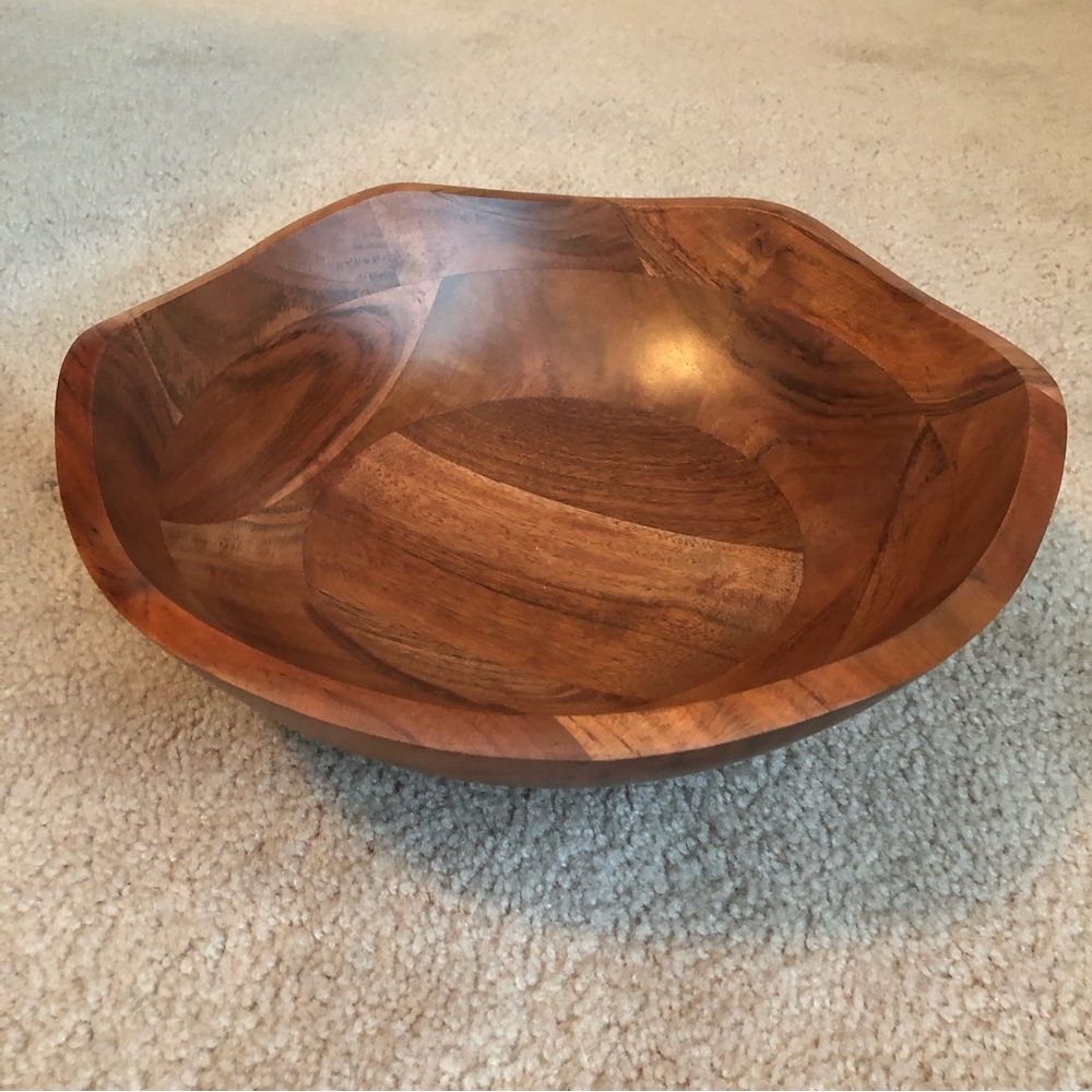 Colton Colors Fundamental Wood 13” Ruffle Bowl NWOT